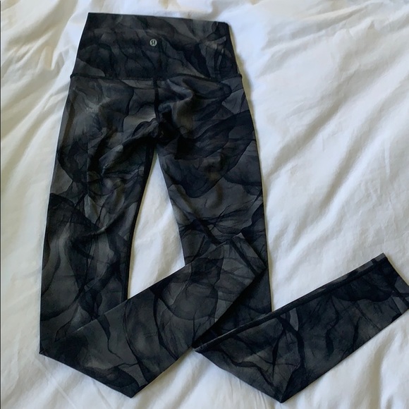 Lululemon Wunder Under High-Rise Tight 28" - Picture 2 of 4